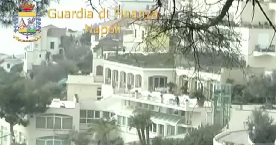 Copertina di Camorra, coinvolti 16 giudici tributari