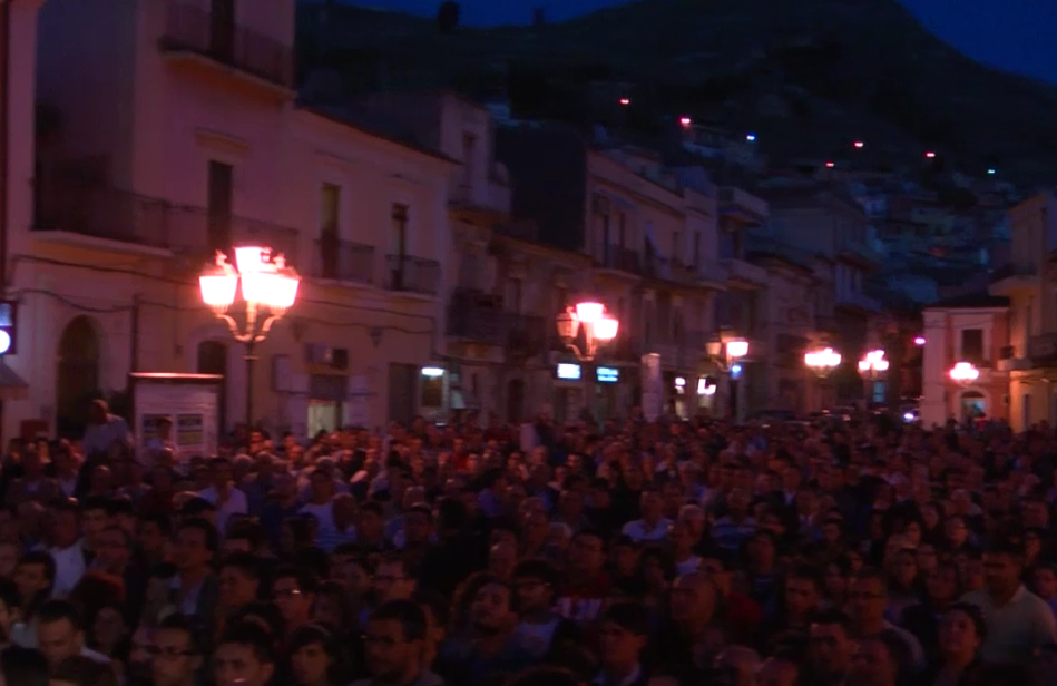 Copertina di Palagonia (Ct) trionfa il candidato “giovane, istruito e comunista”