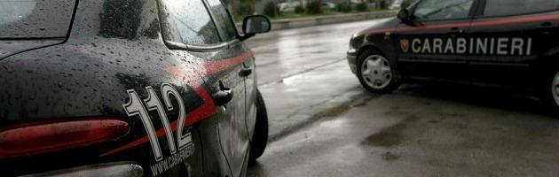 ‘Ndrangheta: armi e droga dalla Svizzera su auto di anziani coniugi, 8 arresti