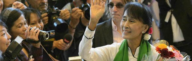 Oslo, Aung San Suu Kyi ritira il premio Nobel per la pace dopo 21 anni