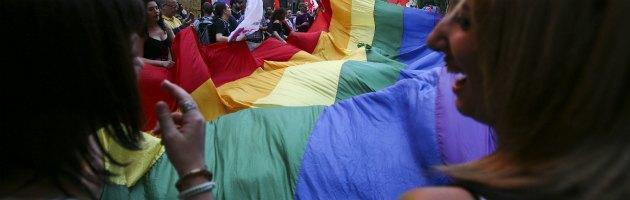 Gay pride Torino: politici Pdl ‘celebrano’ matrimoni. Fassino snobba l’evento