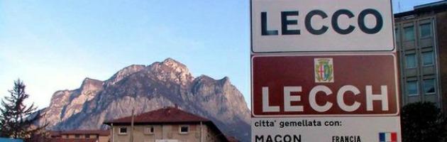 Il sindaco ordina: “Lecch torna Lecco”. Schiaffo alla Lega nord