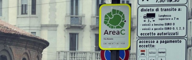 Copertina di Area C sospesa a Milano dal consiglio di Stato. Ora auto in centro gratis