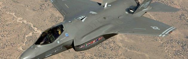 Copertina di F-35, le mancate risposte del generale Debertolis alle commissioni Difesa