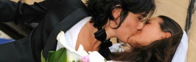Matrimoni gay, Alessandra e Alessandra sono sposate. Mentre le leggi giacciono in Parlamento
