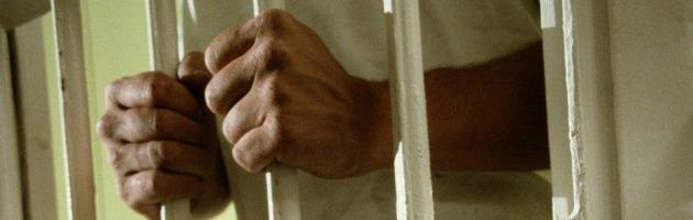 Milano, arrestato cappellano di San Vittore: “Violenza sessuale su sei detenuti”