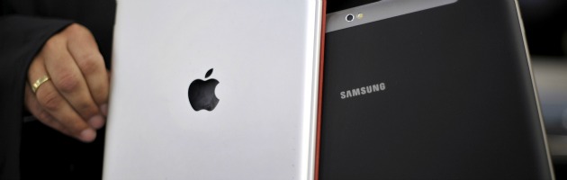 Samsung perde la guerra dei brevetti: risarcirà Apple con un miliardo di dollari