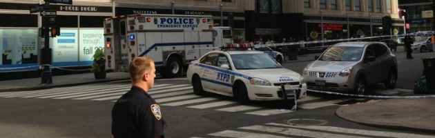 Sparatoria in strada a New York: è stata la polizia a ferire 9 passanti