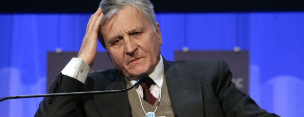 Laurea all’ex banchiere Trichet. Il no dei sindacati: “Ha salvato solo l’alta finanza”