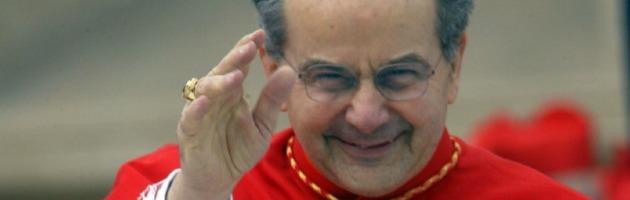 Bologna, il cardinale Caffarra contro il sindaco: “Nozze gay? Mi viene da piangere”