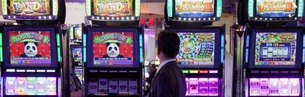 Slot machine, la denuncia: “C’è chi si gioca le sovvenzioni straordinarie dei comuni”