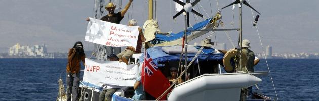 Copertina di Israele sequestra la nave degli attivisti filo-palestinesi di Flotilla