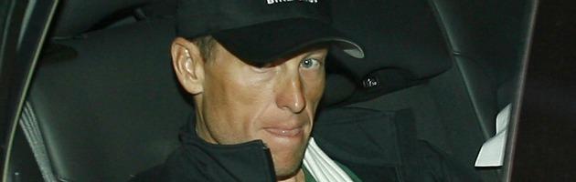 Armstrong, dopo la radiazione dubbi su chi ha coperto il doping. Nubi su Uci e Nike