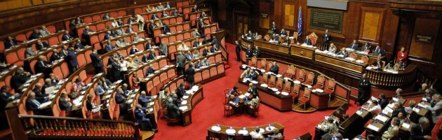 Elezioni, salta il decreto firme: solo 80 senatori in aula, si rivota il 28 dicembre