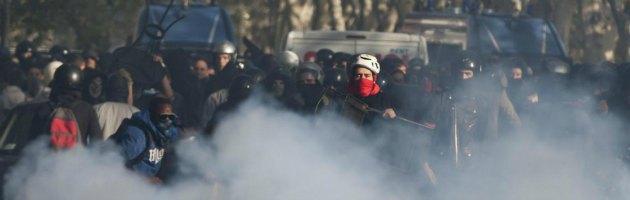 L’Europa in piazza contro l’austerity. Scontri a Roma: 8 arresti e 50 fermi