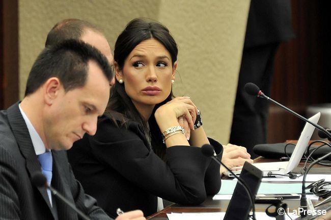 Copertina di Regione Lombardia, consiglieri in fuga davanti alle domande sui rimborsi