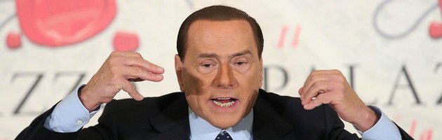 Berlusconi: “Mi candido, anzi no”. E fornisce 5 versioni diverse in un’ora