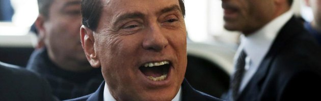 Copertina di Berlusconi-Lega: “Spero in un accordo entro domani”. E Maroni apre su Twitter
