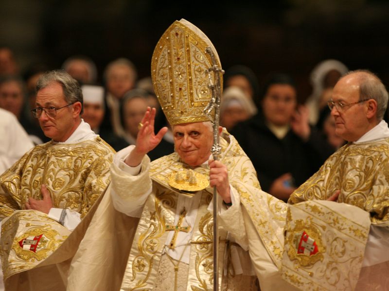 Papa-con-paramenti-di-Giovanni-XXIII%E2%80%8F1