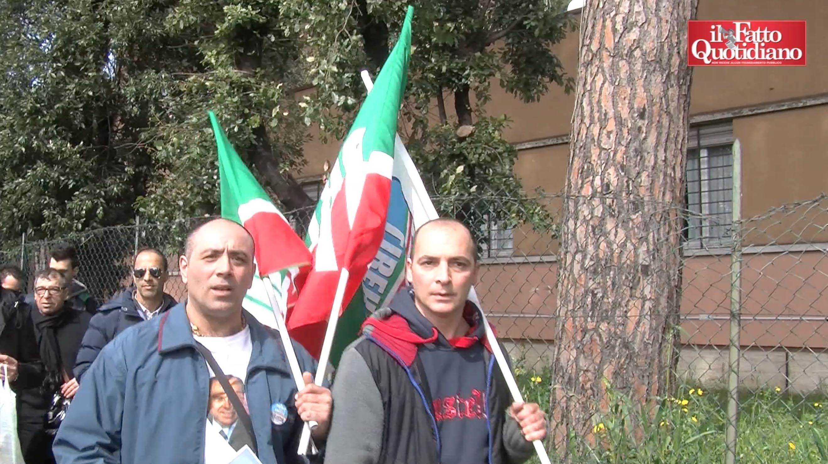 Copertina di “Silvio è un santo, basta ai pm comunisti”. Parla la base Pdl al comizio di Berlusconi