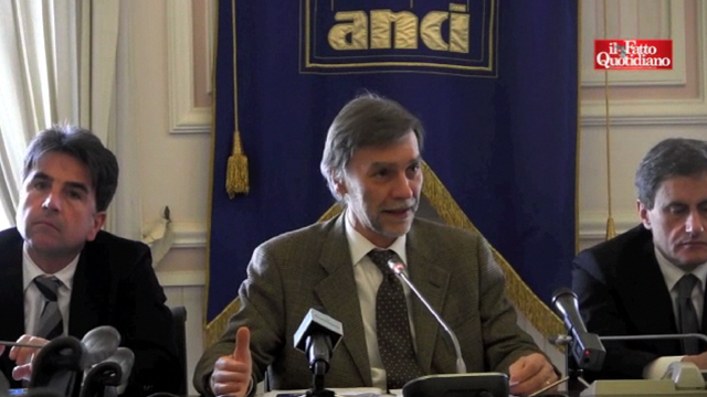 Copertina di Anci contro il governo: “Sblocchi pagamenti per le imprese, altrimenti lo faremo noi”