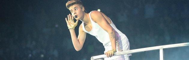 Copertina di Justin Bieber, il concerto con 15 mila adolescenti in delirio (foto)