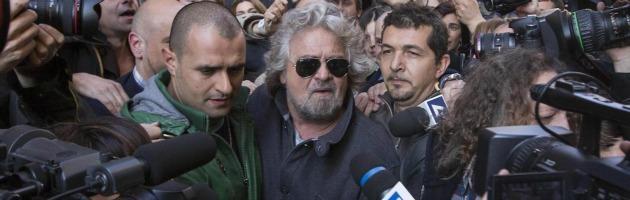 Governo, Grillo: “Senza di noi la violenza”. Bersani: “Discorsi seri, basta insulti”