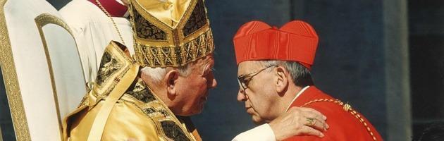 Papa Francesco e i gesti “wojtyliani” che lo “allontanano” da Ratzinger