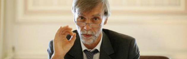 Il ministro Delrio non si dimette da sindaco. 5 Stelle: “Cariche incompatibili”