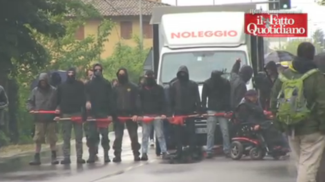 Copertina di 41 bis, a Parma centri sociali e antagonisti manifestano contro il carcere duro