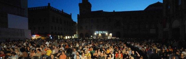 Bologna, 7mila in piazza Maggiore per “Roma città aperta” restaurato