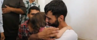 Copertina di Siria, un padre ritrova il figlio che credeva morto nell’attacco con le armi chimiche