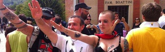 Bologna, cantante neonazi in concerto nel parco della Resistenza. Pd: “Vergogna”