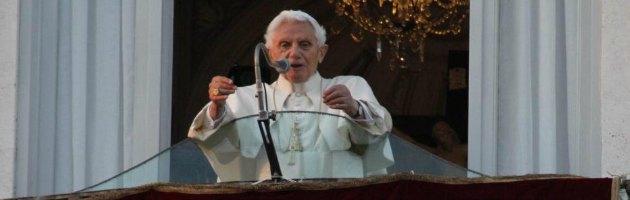 Copertina di Dimissioni Papa Benedetto XVI, Ratzinger: “Me l’ha detto Dio”