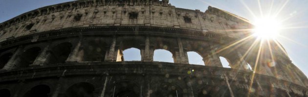Roma, dai Fori al Colosseo: nella Capitale senza cartelli l’archeologia è “muta”