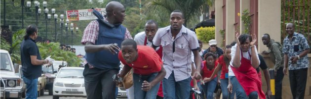 Kenya, presidente: “L’assedio al Mall è finito”. Morti 61 civili e 6 agenti