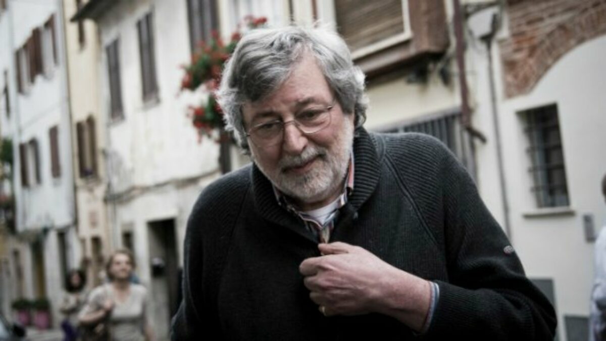 Morto Francesco Guccini: la voce che ha raccontato l’Italia tra osterie, poesia e ribellione. Per oltre quarant’anni ha intrecciato musica, letteratura e impegno civile