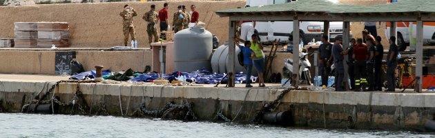 Lampedusa, Alfano: “Altre decine di corpi tra le lamiere”. Bossi-Fini, polemica Pd-Pdl