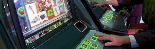 Copertina di Gioco d’azzardo, chi spegne le slot paga la pena. Esercenti vincolati da Sisal