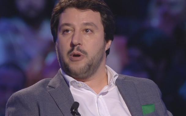 Servizio Pubblico, Salvini: “Comprereste una bicicletta dalla Cancellieri?”