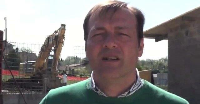 Adro, arrestato il sindaco leghista Lancini: “Truccava gli appalti per gli amici”