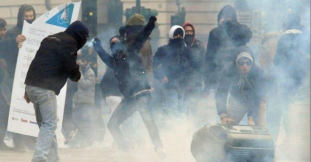Sciopero Forconi, scontri a Torino: un arrestato. “Protesta a oltranza”