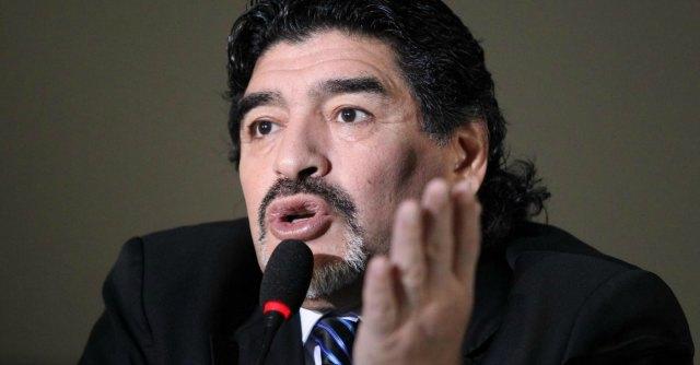 Copertina di Scontro Saccomanni-Maradona, il legale del Pibe: “Diego vittima del fisco”