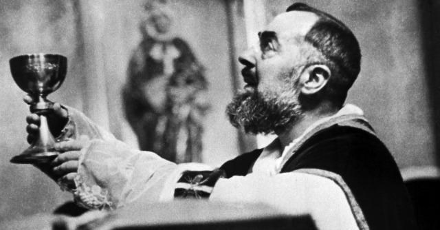 Il lato ‘politico’ di Padre Pio e quel no alla riforma agraria di Alcide De Gasperi