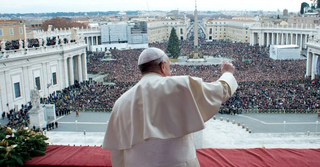 Copertina di Papa Francesco alla politica: “Investire sui giovani, servono interventi per la famiglia”