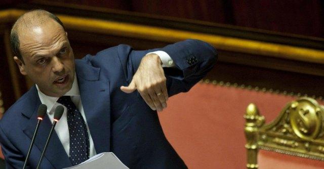 Governo, Alfano avverte il Pd: “Se propone nozze gay, ce ne andiamo”