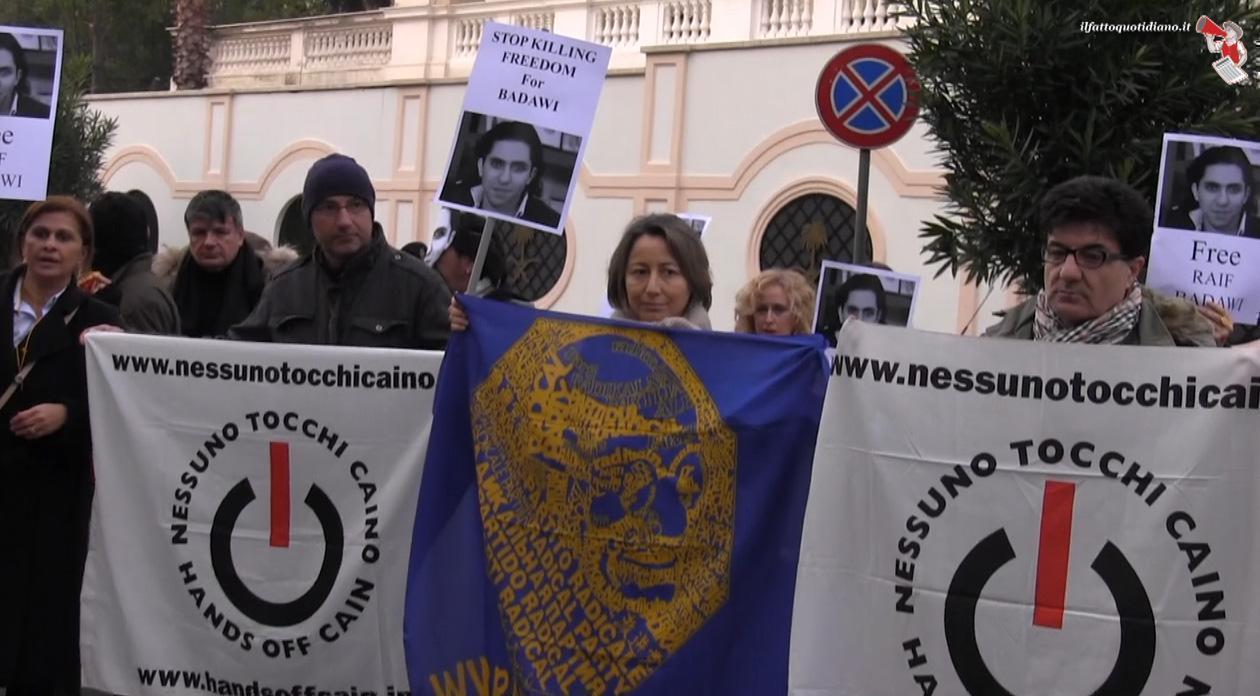 Copertina di Condanna Badawi, presidio sotto ambasciata saudita: “No a pena di morte”