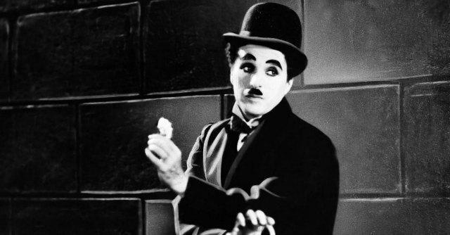Chaplin, 100 anni fa nasceva Charlot. Ecco il romanzo inedito Footlights