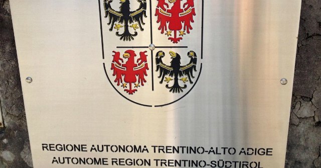 Trentino Alto Adige, una legge regalerà 90 milioni di euro ai consiglieri regionali