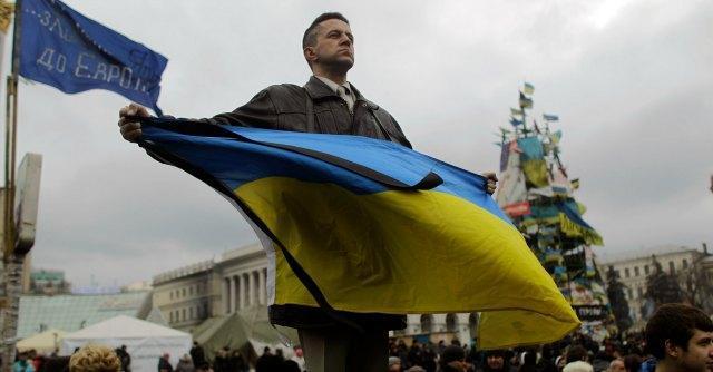 Ucraina, Putin: “Dobbiamo difendere il popolo”. Lanciato missile balistico